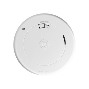 Alarma de Humo First Alert SM210L / Sensor Fotoelectrico / Batería de Litio Sellada de 10 Años / Luz de Seguridad / Rango de Temperatura 4.4°C a 37.8°C/ Cumple UL217, CSFM, NFPA 72, NFPA 101, ICC
