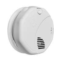 Alarma de Humo con Interconexión Inalámbrica / Advertencia de Voz con Ubicación / Sensor Fotoeléctrico / Baterías AA Reemplazables / 85 dB a 10 pies / Rango de Temperatura 4.4°C a 37.8°C / Cumple UL217