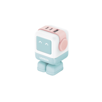 Cargador RobotGaN de 65W Serie UNO | 3 Puertos de Carga Rápida | 2 USB-C | 1 USB-A | PD 3.0 | QC 4.0 | Carga Inteligente | Tecnología GaN II | Zapato Magnético Extraíble | Carcasa Ignifuga | Pantalla LED.