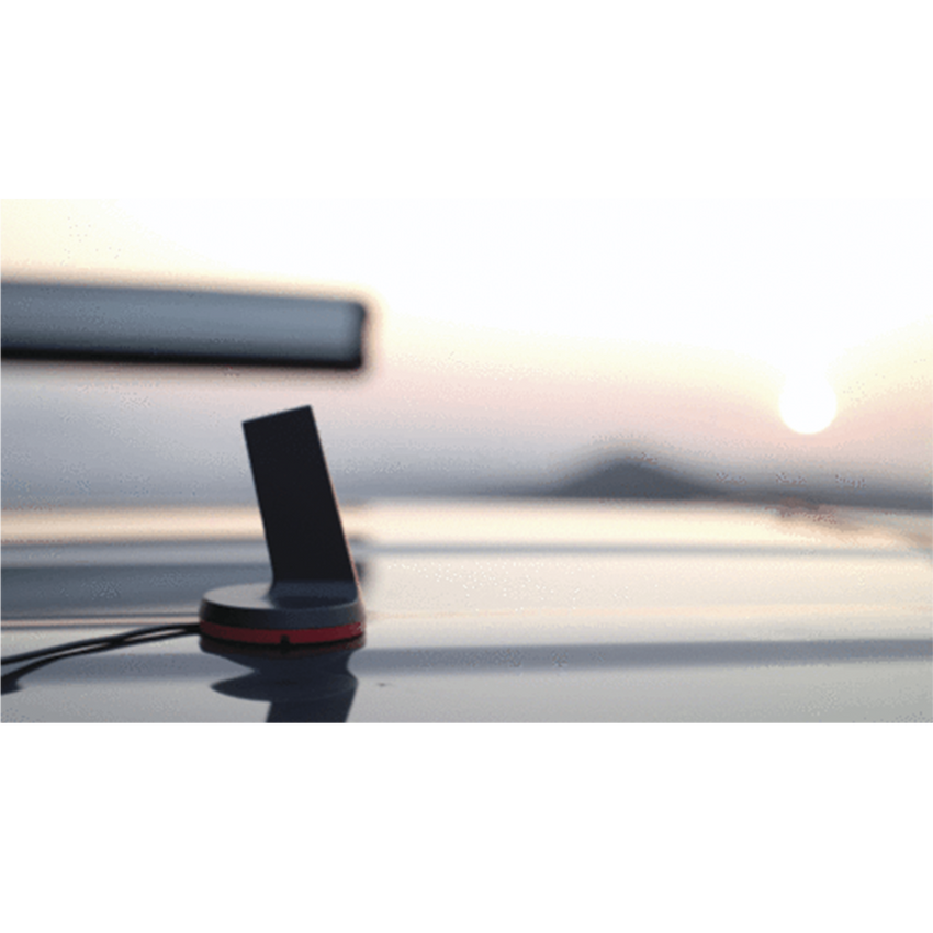 Kit Amplificador de señal celular 4G LTE, 3G y VOZ. Especial para vehículos donde el conductor o copiloto requiere la mayor concentración de señal. Soporta un usuario y múltiples operadores.
