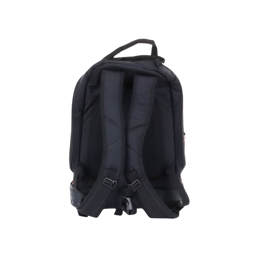 Mochila para herramientas Tradesman Pro™ de 36,8 cm en color negro con 39 bolsillos (No incluye herramientas).