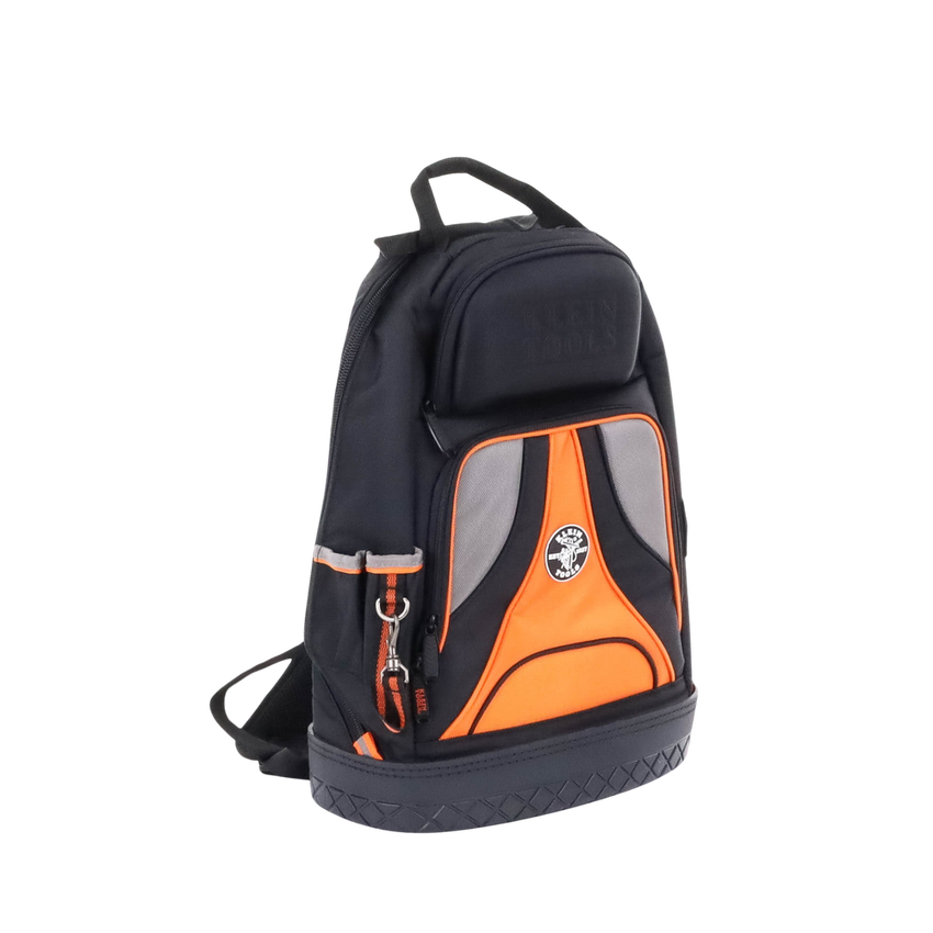 Mochila para herramientas Tradesman Pro™ de 36,8 cm en color negro con 39 bolsillos (No incluye herramientas).