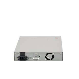 Firewall de Nueva Generación, con 2 puertos WAN Gigabit Combo + 8 puertos LAN Gigabit
