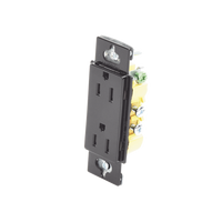 Tomacorriente, receptaculo convencional 120V, 15A, color negro.