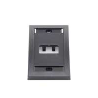 Placa de Pared Vertical Ejecutiva, Salida de 2 Puertos Mini-Com, Con Espacios Para Etiquetas, Color Negro