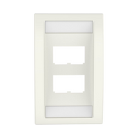Placa de Pared Vertical Ejecutiva, Salida Para 4 Puertos Mini-Com, Con Espacios Para Etiquetas, Color Blanco Mate