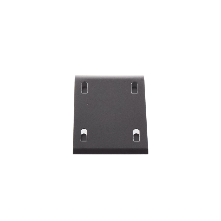 Bajada para cable de 100 mm de ancho, con baño de pintura epóxica en color NEGRO