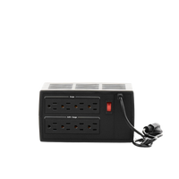 Regulador De Voltaje de 1500VA/750W, Entrada NEMA 5-15P, Con 8 Salidas NEMA 5-15R y Supresión de Picos a 245 Joules