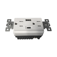 Contacto Dúplex con puertos USB Tipo A y C, 15 A, 100 - 240 V, USB 5 V, Incluye la Placa.