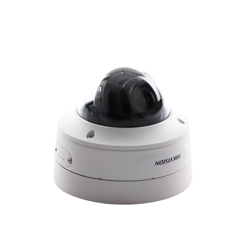Domo IP 8 Megapixel (4K) / Lente Mot. 2.7 a 13.5 mm / 40 mts IR EXIR / Exterior IP66 / IK10 / DARKFIGHTER / Audio y Alarma I/O / PoE+ / ONVIF / Micro SD / 4 Analíticos: AcuSense, Deteccion Facial, Conteo de Personas por Cruce y Zona