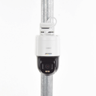 Domo PT IP 4 Megapixel / Lente 4 mm  / Luz Blanca 30 mts / dWDR  / PoE / IP66 / Micrófono y Bocina Interconstruido / Micro SD / Incluye Montaje de Pared y Techo