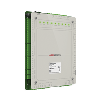 Controlador de Acceso 4 Puertas Administrable en la Nube con Hik-Connect Teams / Interfaz Web / 8 Lectores de Huella o Tarjeta / 100,000 Tarjetas / 10,000 Huellas / Incluye Gabinete y Fuente de Alimentación 12Vcd 8 A / Soporta Batería de Res