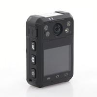 Body Camera Portátil / Grabación a 1920 × 1080p / Pantalla Frontal 1.77" TFT / Conexión Remota 4G / WiFi / GPS / Fotos de Hasta 40 Megapixel / IP68 / H.265 / 128 GB de Almacenamiento / Microfono Integrado