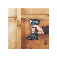Atornillador de Impacto 18 Vcc, 3,800 RPM, 180N.m. Incluye: estuche MAKPAC, Cargador y 2 Bat. 5Ah