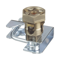 Abrazadera para Tierra Física en Base de Piso Falso, para Cables de 6 a 1/0 AWG. Para Pedestales Cuadrados de 7/8" y Circulares de 1" a 1 1/8"