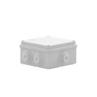 Caja Estanca de PVC Para Derivación y Conexión, 6 Entradas, Tapa Atornillada,100x100x50 mm (Área Interna), Uso Exterior IP55, Material que no Propaga el Fuego y Libre de Hálogenos