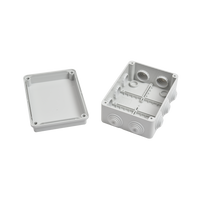 Caja Estanca de PVC Para Derivación y Conexión, 10 Entradas, Tapa Atornillada, 150x110x70 mm (Área interna), Uso Exterior IP55, Material que no Propaga el Fuego y Libre de Hálogenos