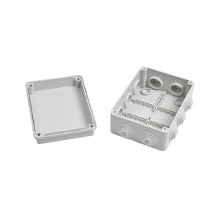 Caja Estanca de PVC Para Derivación y Conexión, 10 Entradas, Tapa Atornillada, 150x110x70 mm (Área interna), Uso Exterior IP55, Material que no Propaga el Fuego y Libre de Hálogenos