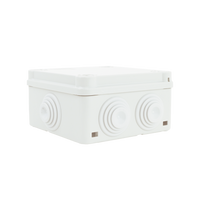Caja Estanca de PVC Para Derivación y Conexión, 6 Entradas, Tapa con Tornillo de 1/4" de Vuelta, 100x100x50 mm (Área Interna), Uso Exterior IP55, Material que no Propaga el Fuego y Libre de Hálogenos