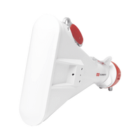 Antena Sectorial Asimétrica Carrier Class apertura 60 grados tipo cuerno 17 dBi 5180-6000 MHz conectores tipo N hembra
