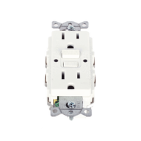 Contacto de Auto-verificación GFCI con Interruptor de Falla a Tierra de 15 A 125 V 2 Polos, 3 Hilos Color Blanco (Nema 5-15R), Grado Comercial.