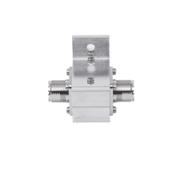 Protector RF Coaxial Contra Descargas Atmosféricas Para 1.5 a 700 MHz Con Ceja Lateral y Conectores UHF Hembra