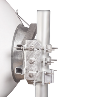 Antena Direccional de Alto Rendimiento/ Parábola profunda para mayor aislamiento al ruido  / 3 ft / 4.9 a 6.1 GHz / Ganancia de 32.1 ± 1 dBi / Soporte de acero inoxidable / polaridad en 90 ° y 45 ° / Incluye montaje.