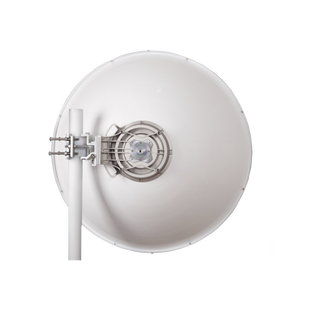 Antena direccional Alto Rendimiento / Parábola profunda para mayor aislamiento al ruido /4 ft / Guía de onda  para radio B5x y C5x / Ganancia de 35 dBi / Soporte de acero inoxidable / Polaridad en 90 ° y 45 ° / Incluye montaje.