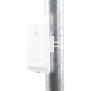 NanoStation airMAX locoM5 CPE,  hasta 150 Mbps, frecuencia 5 GHz (5170-5875 MHz) con antena integrada de 13 dBi