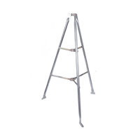 Montaje de tripie para exterior, altura total del tripie 1.52 m. Compatible con mástiles de hasta 3 m de largo 1  1/4 a 2" de diámetro
