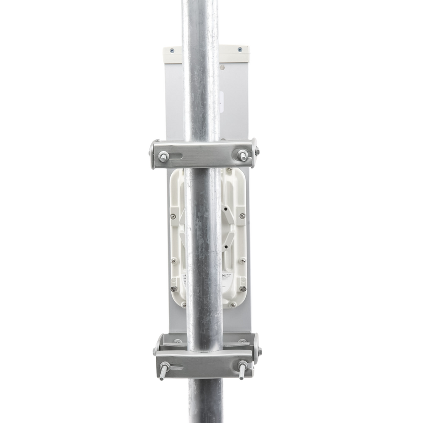 Estación base grado industrial PMP 450i IP-67, filtro dinámico para interferencia 4900-5925 MHz con antena de 90 grados, hasta 300 Mbps. (PN: C050045A005A)