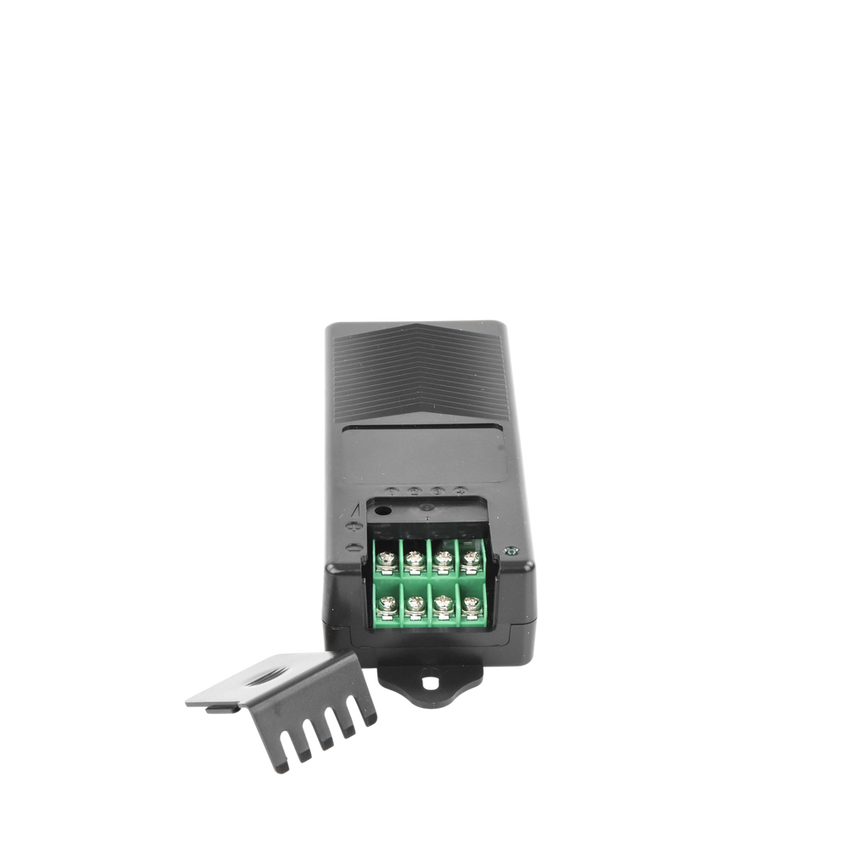 Fuente de Poder de 4 Salidas de 11 - 15 Vcc / 5 Amper /  Voltaje de Entrada 110- 240 Vac / Fusible Termico PTC Integrado para Protección / Salida de Voltaje Inteligente hasta 3 Amper por Salida
