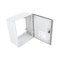 Gabinete de Poliéster IP65 Uso en Intemperie (250 x 300 x 140 mm) con Placa Trasera Interior de Plástico (Incluye Chapa y Llave).