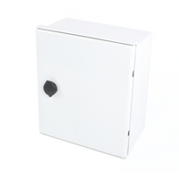 Gabinete de Poliéster IP65 Uso en Intemperie (250 x 300 x 140 mm) con Placa Trasera Interior de Plástico (Incluye Chapa y Llave).