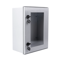 Gabinete de Poliéster IP65 Puerta Transparente, Uso en Intemperie (400 x 500 x 200 mm) con Placa Trasera Interior de Plástico (Incluye Chapa y Llave).