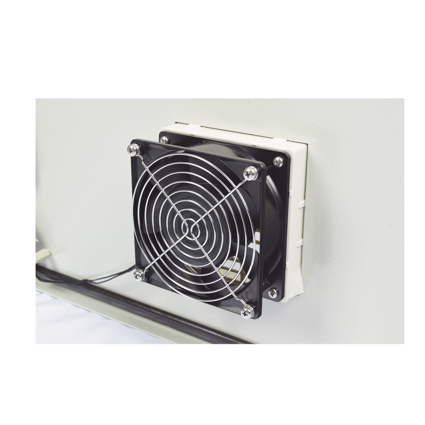 Gabinete Ventilado de Acero IP55 Uso en Exterior (400 x 600 x 250 mm) con Placa Trasera Interior Metálica y Compuerta Inferior Atornillable. Incluye Ventilador, Ventilas, filtros, Chapas y Llave T.