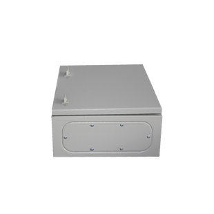Gabinete de Acero IP66 Uso en Intemperie (500 x 700 x 250 mm) con Placa Trasera Interior Metálica y Compuerta Inferior Atornillable (Incluye Chapa y Llave T).