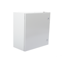 Gabinete de Acero IP66 Uso en Intemperie (600 x 600 x 300 mm) con Placa Trasera Interior Metálica y Compuerta Inferior Atornillable (Incluye Chapa y Llave T).