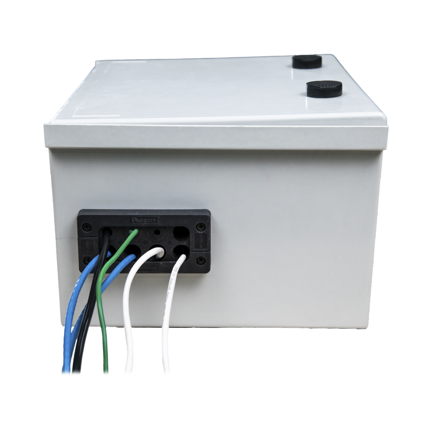 KIT de Gabinete de Poliéster (300 x 400 x 200 mm) + Controlador de Carga con Switch PoE (5) + Batería de 12V 7Ah