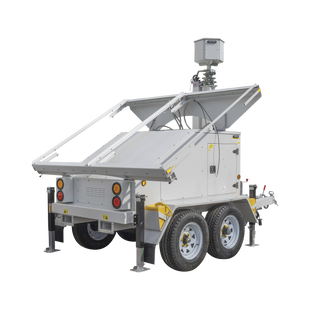 Traila / Remolque de Doble Eje con Mástil Retráctil de 7.5 m. para Videovigilancia o Iluminación, con Bases para Instalar Paneles Solares y Baterías (No incluidos)