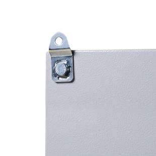 Juego de 4 Pestañas Metálicas para Fijación a Pared de Gabinetes Línea PST. Incluye tornillo y tuerca.
