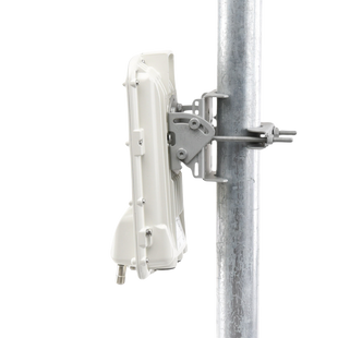 Backhaul radio conecterizado, 4.9-6.05 GHz PTP/HCMP/ 450 Mbps Reales, incluye fuente avanzada AC/DC / Hasta + 80 km - (C050067H008C)