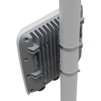 RB5009UPr+S+OUT 8 puertos PoE in/out, 1 SFP+, Solo RouterOS v7 para Exterior