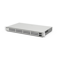 Switch Administrable Capa 3 con 48 puertos Gigabit + 4 SFP+ para fibra 10Gb, gestión gratuita desde la nube