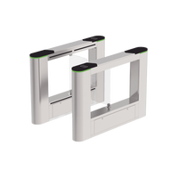 Barrera Abatible para un carril de acceso peatonal con cubiertas intercambiables