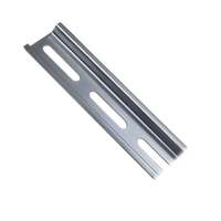 Riel DIN Estándar de 35 mm Ranurado. 2 metro de longitud. Fabricado en Acero.