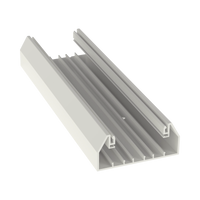 Base para canaleta T-70, de PVC rígido, con orificios perforados para montaje, 103.3 x 44.9 x 2400 mm, Color Blanco Mate