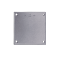 Tapa cuadrada ciega de aluminio para caja cuadrada.