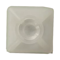 Base Autoadherible para Cinchos Práctica y Eficiente para la Organización y Fijación de Cables, Fabricada en Nylon Resistente y de Color Natural con una Medida de 19x19 mm, Paquete con 100 Piezas (4210-00001)