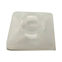 Base Autoadherible para Cinchos Práctica y Eficiente para la Organización y Fijación de Cables, Fabricada en Nylon Resistente y de Color Natural con una Medida de 19x19 mm, Paquete con 100 Piezas (4210-00001)